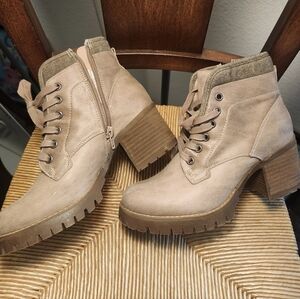 💖💖💖 Carlos Santana Women's Taupe Lace-Up Chunky Heel Ankle Boots💖💖💖